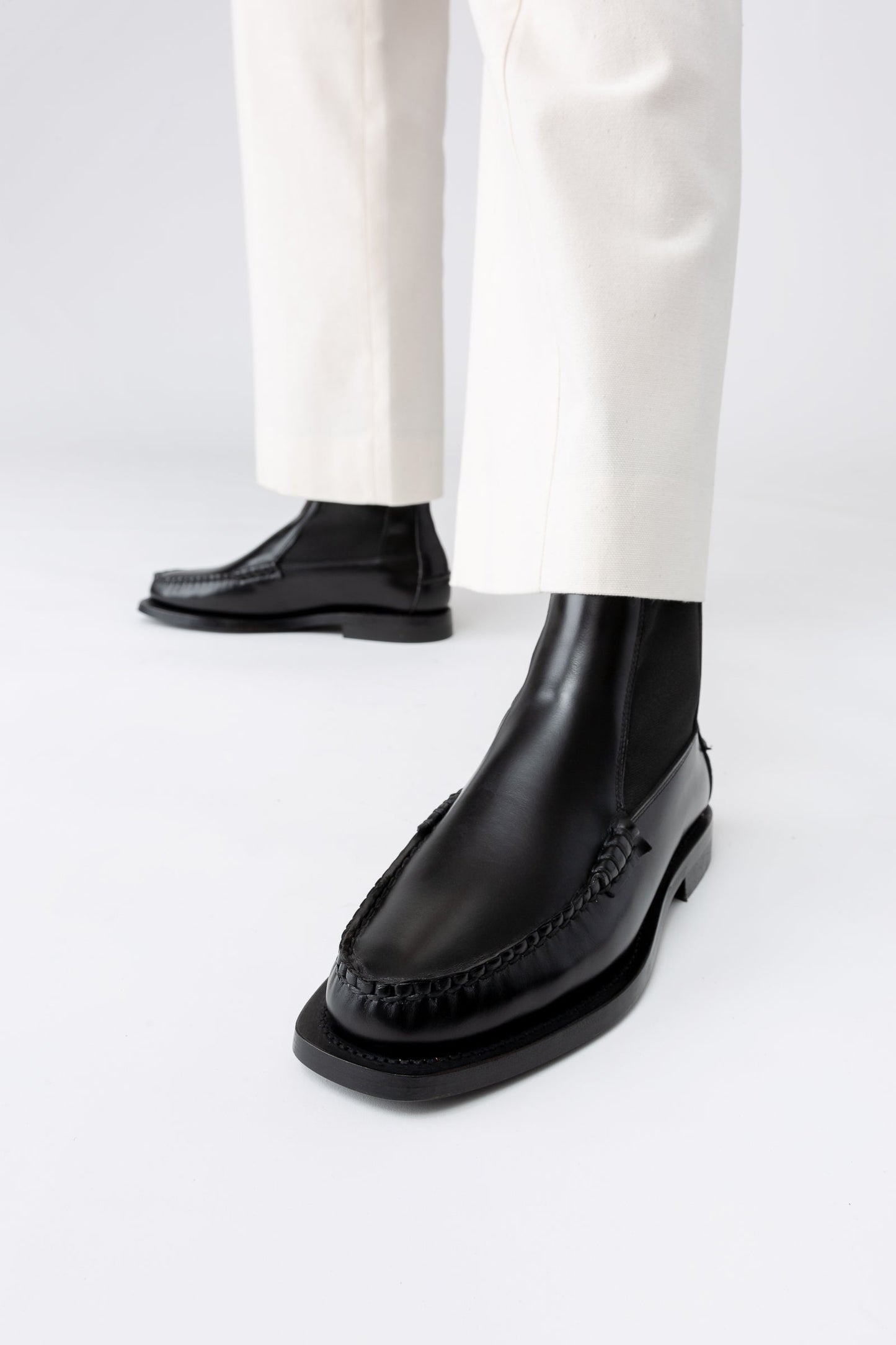 ALDA - Low-calf Chelsea Boot - Hereu on sale