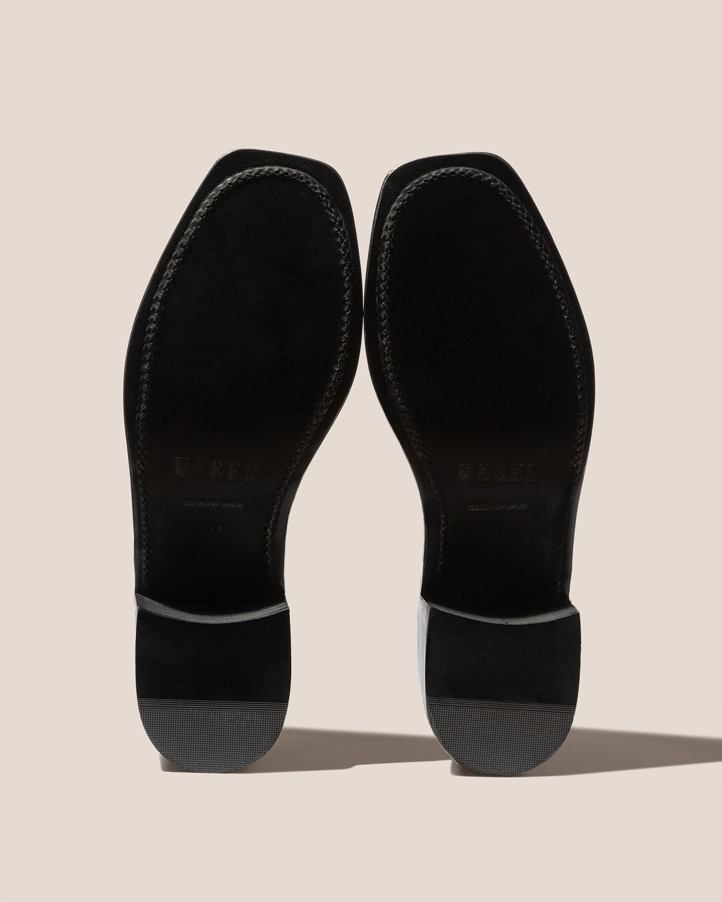 ALDA - Low-calf Chelsea Boot - Hereu US