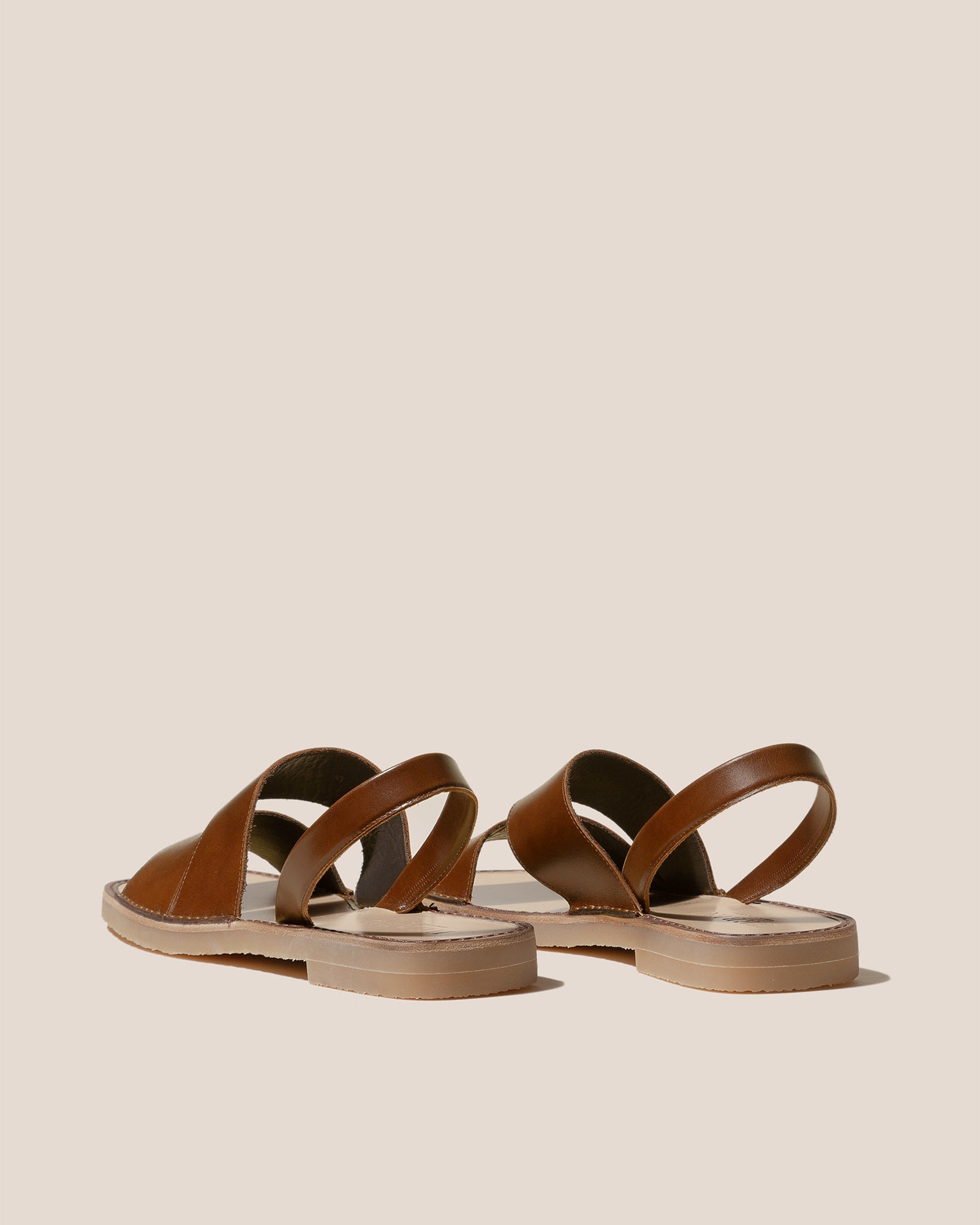 ALOC RUBBER - Asymmetrical Sandal - Hereu online