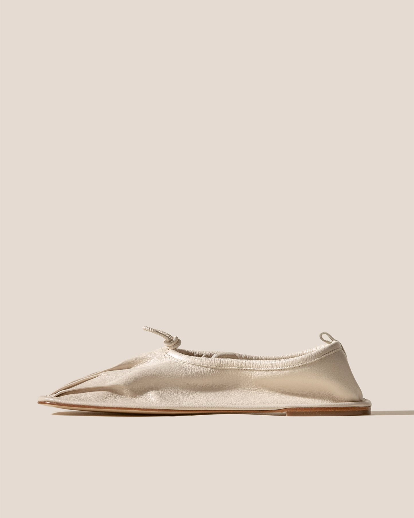 PUNTERA SUPPLE SHINY - Pleated-Toe Pump - Hereu online