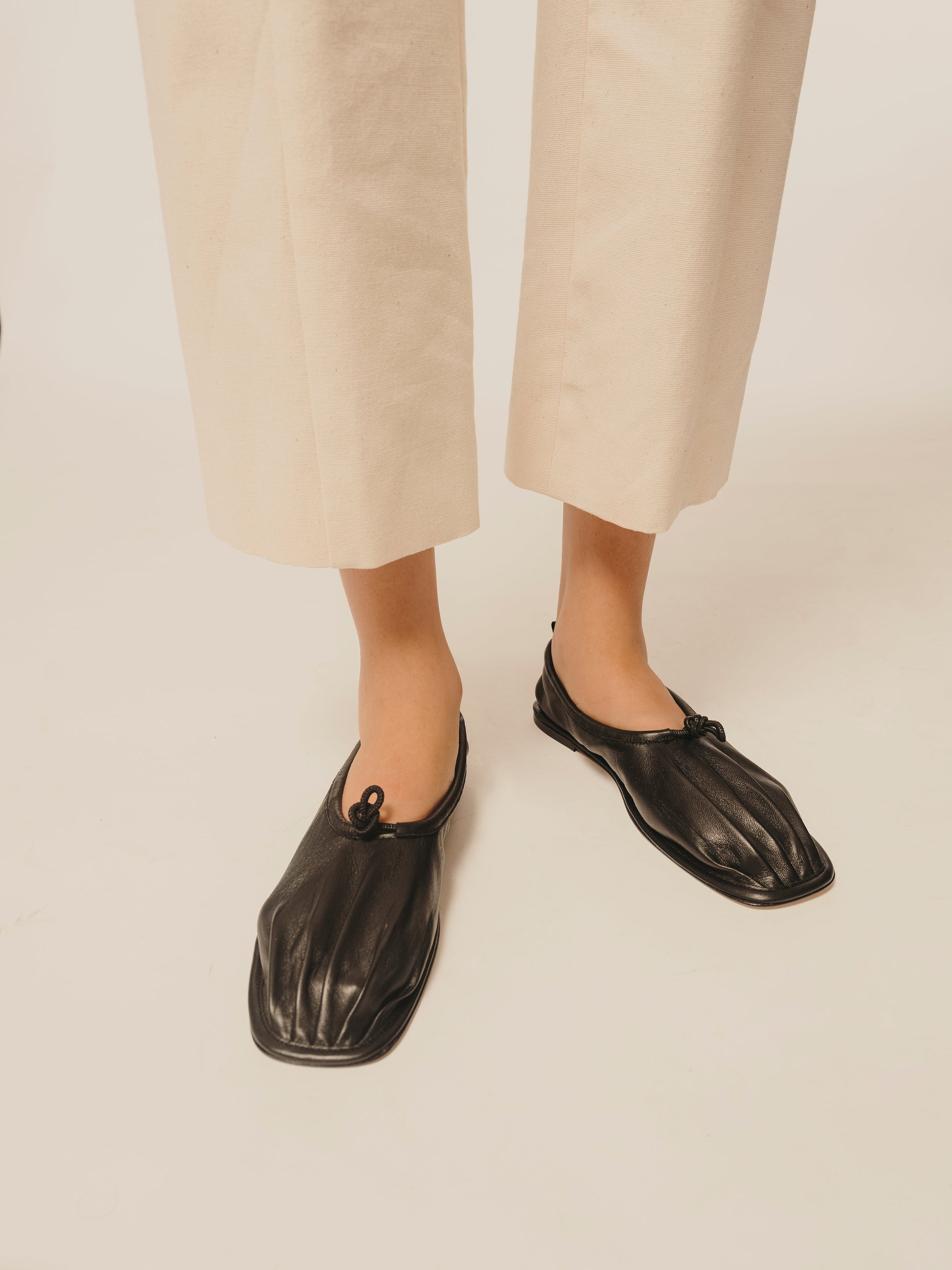 PUNTERA SUPPLE SHINY - Pleated-Toe Pump - Hereu near me