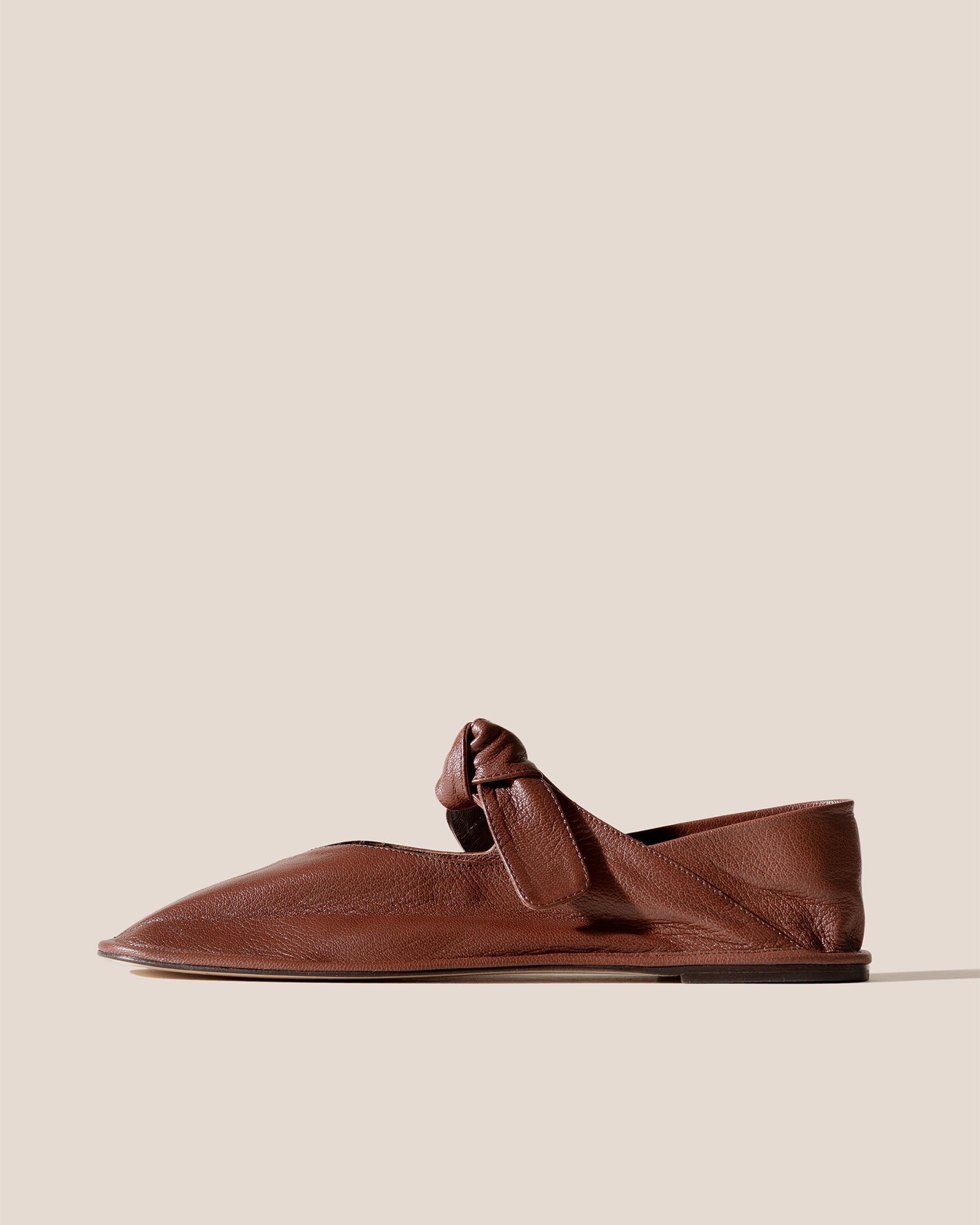 LLASADA SUPPLE SHINY - Front-Knot Pump - Hereu outlet