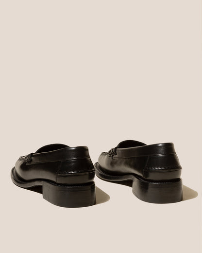 SALA - Square-Toe Low-Heeled Pump - Hereu US