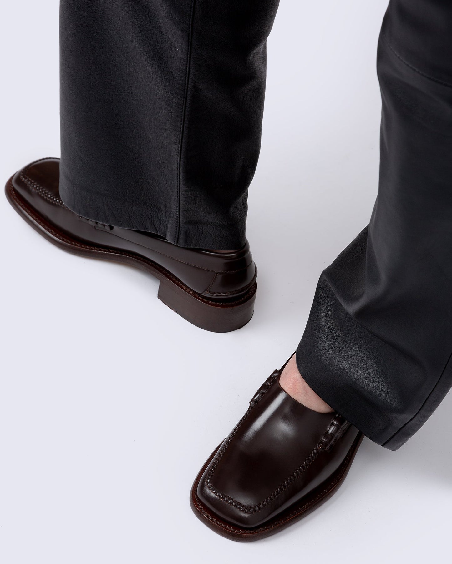 SALA - Square-Toe Low-Heeled Pump - Hereu online