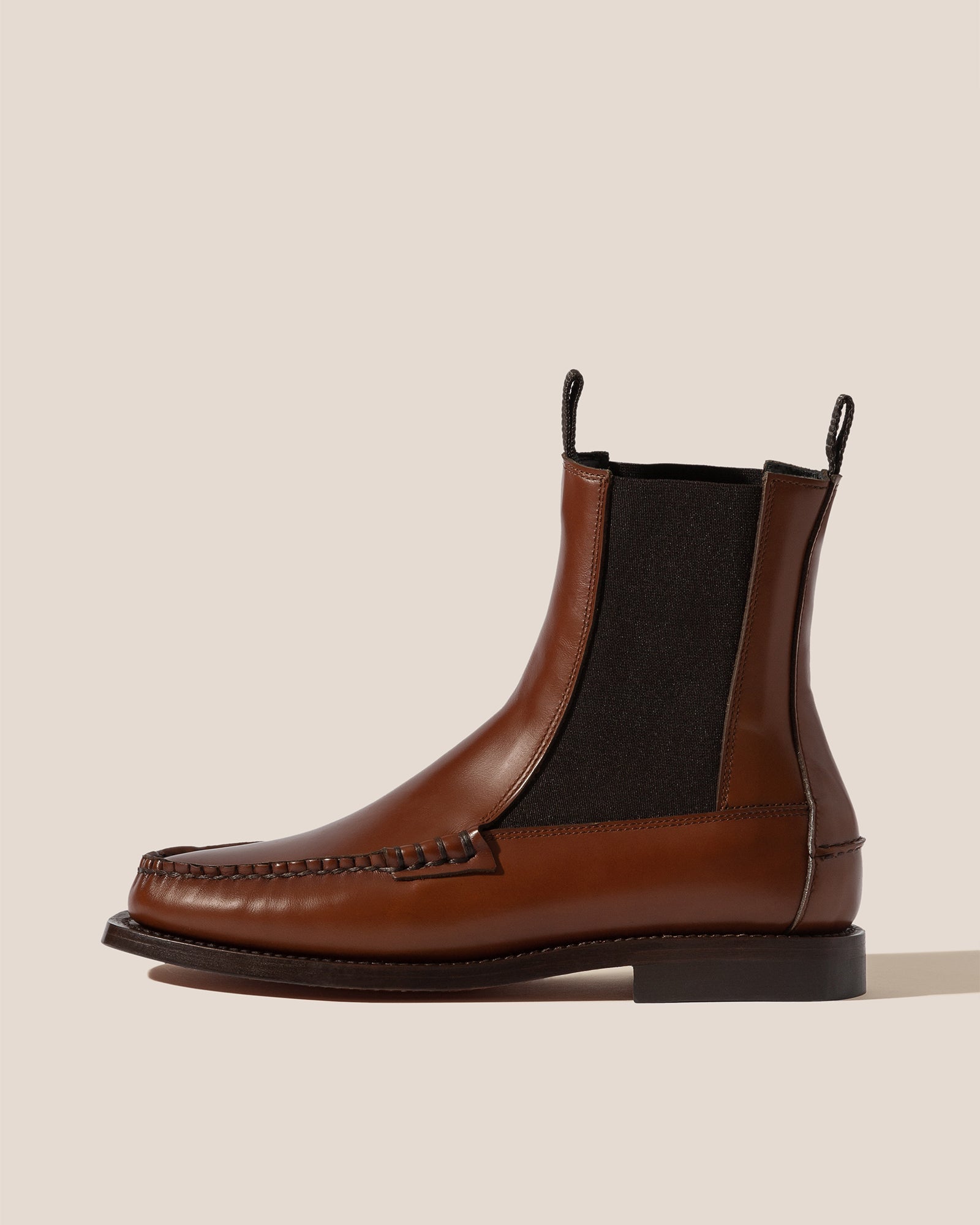 ALDA - Low-calf Chelsea Boot - Hereu US