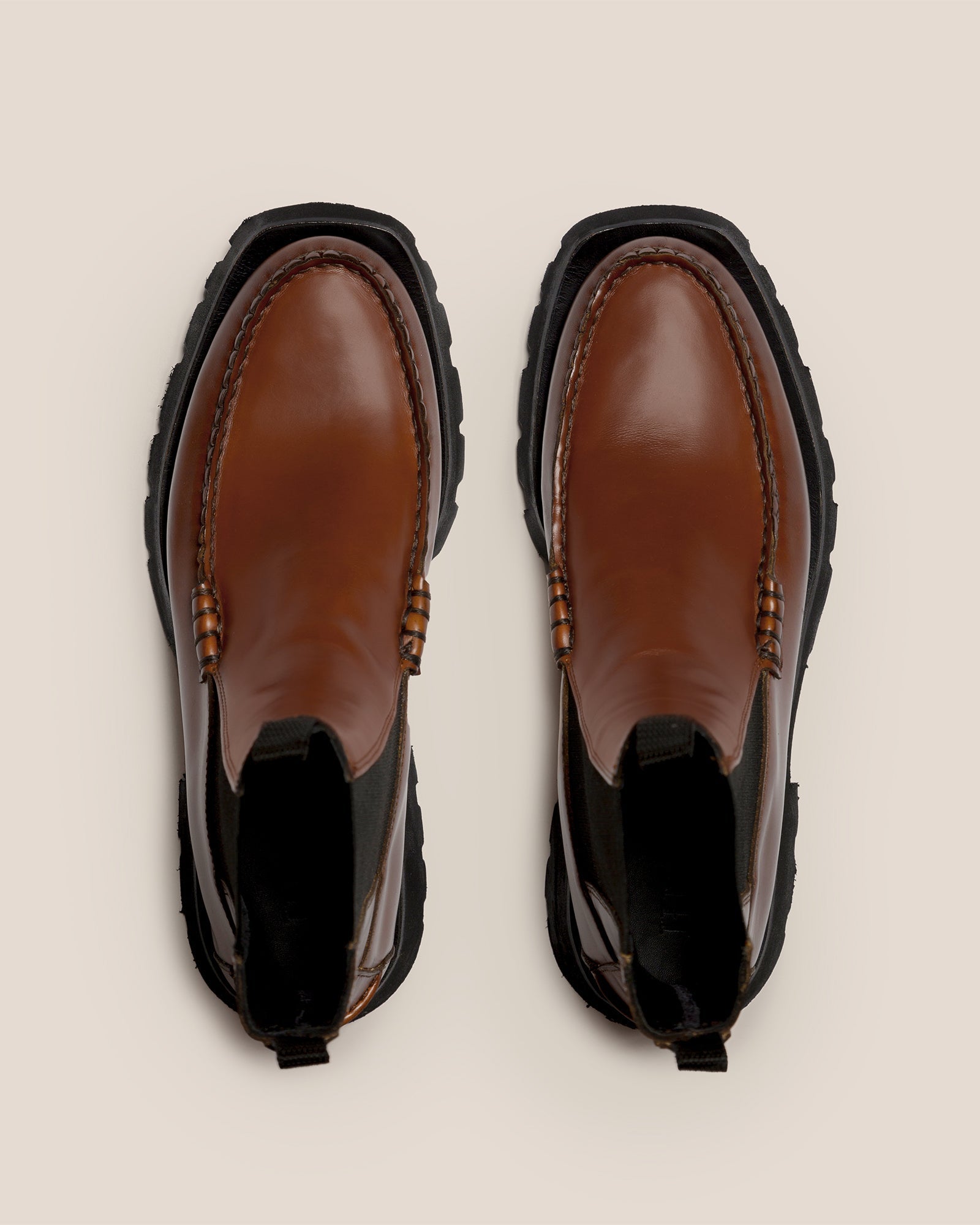 ALDA SPORT - Tread Sole Low-calf Chelsea Boot - Hereu near me