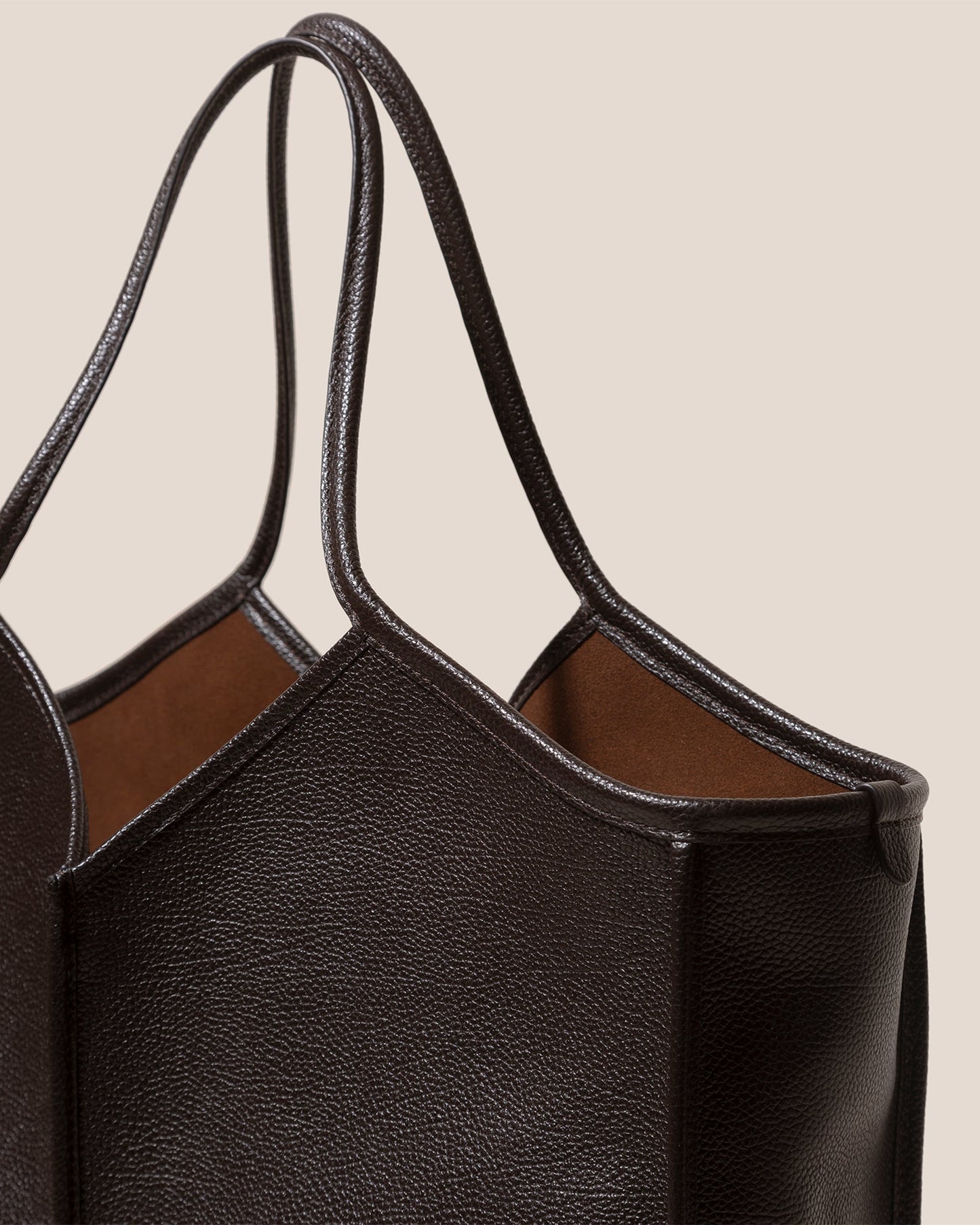 CALELLA SQUARED MEDIUM GRAINY - Leather-trimmed Tote Bag - Hereu near me