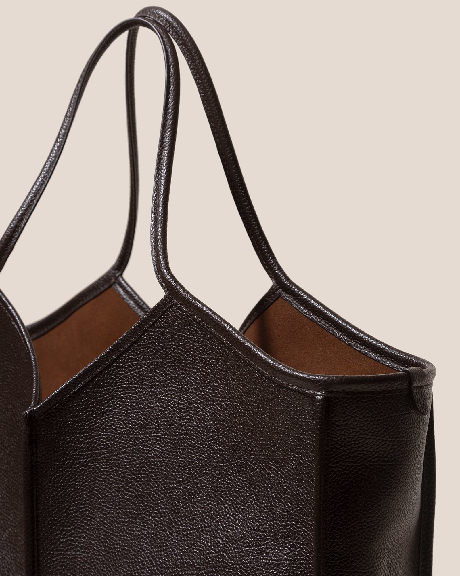 CALELLA SQUARED MEDIUM GRAINY - Leather-trimmed Tote Bag - Hereu near me