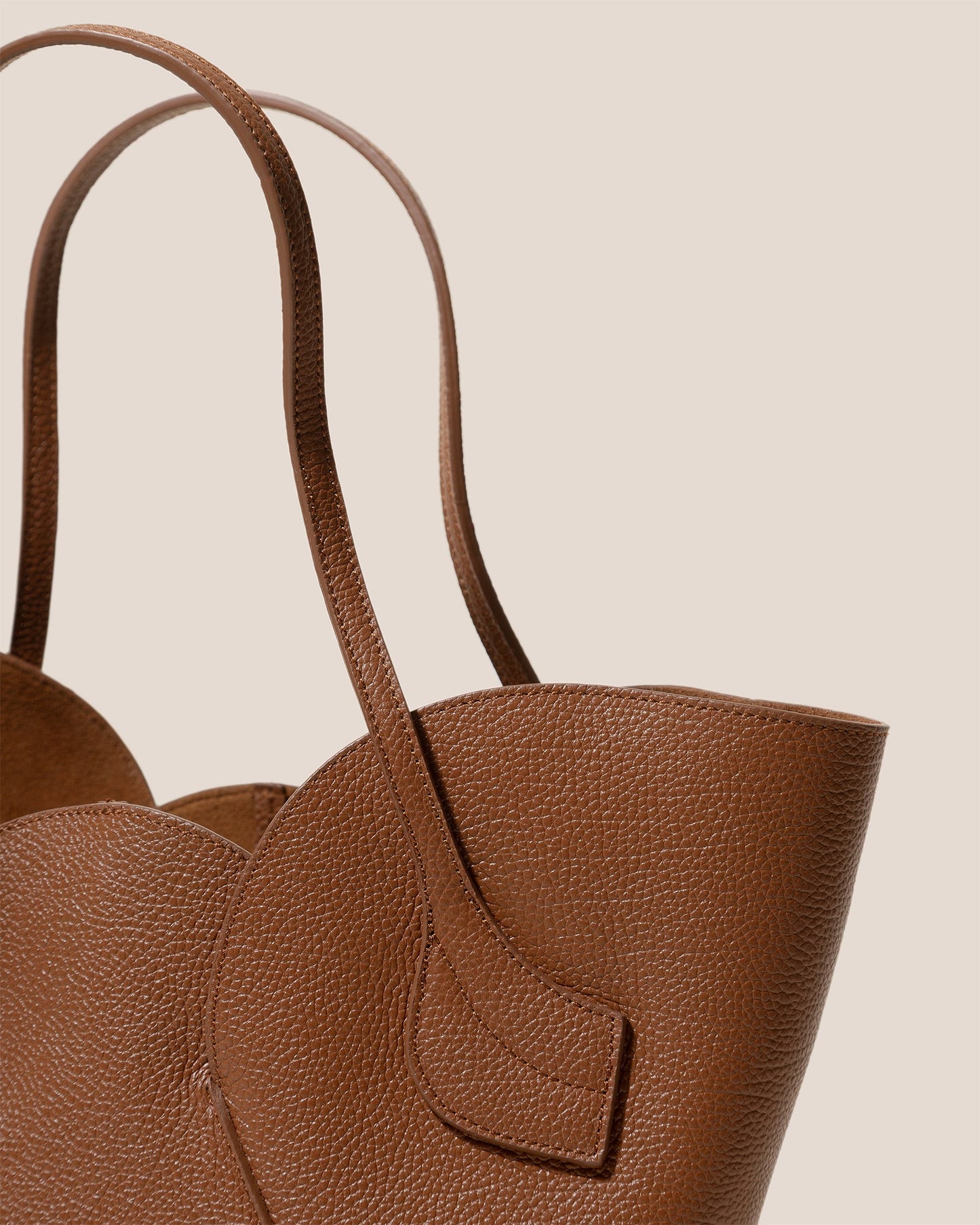 SEPAL S GRAINY - Tulip Shape Zipped Tote Bag - Hereu for sale