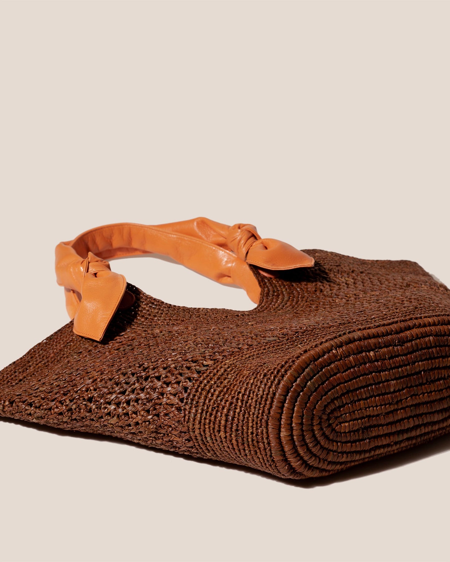 FONOL - Crocheted Raffia Basket - Hereu US