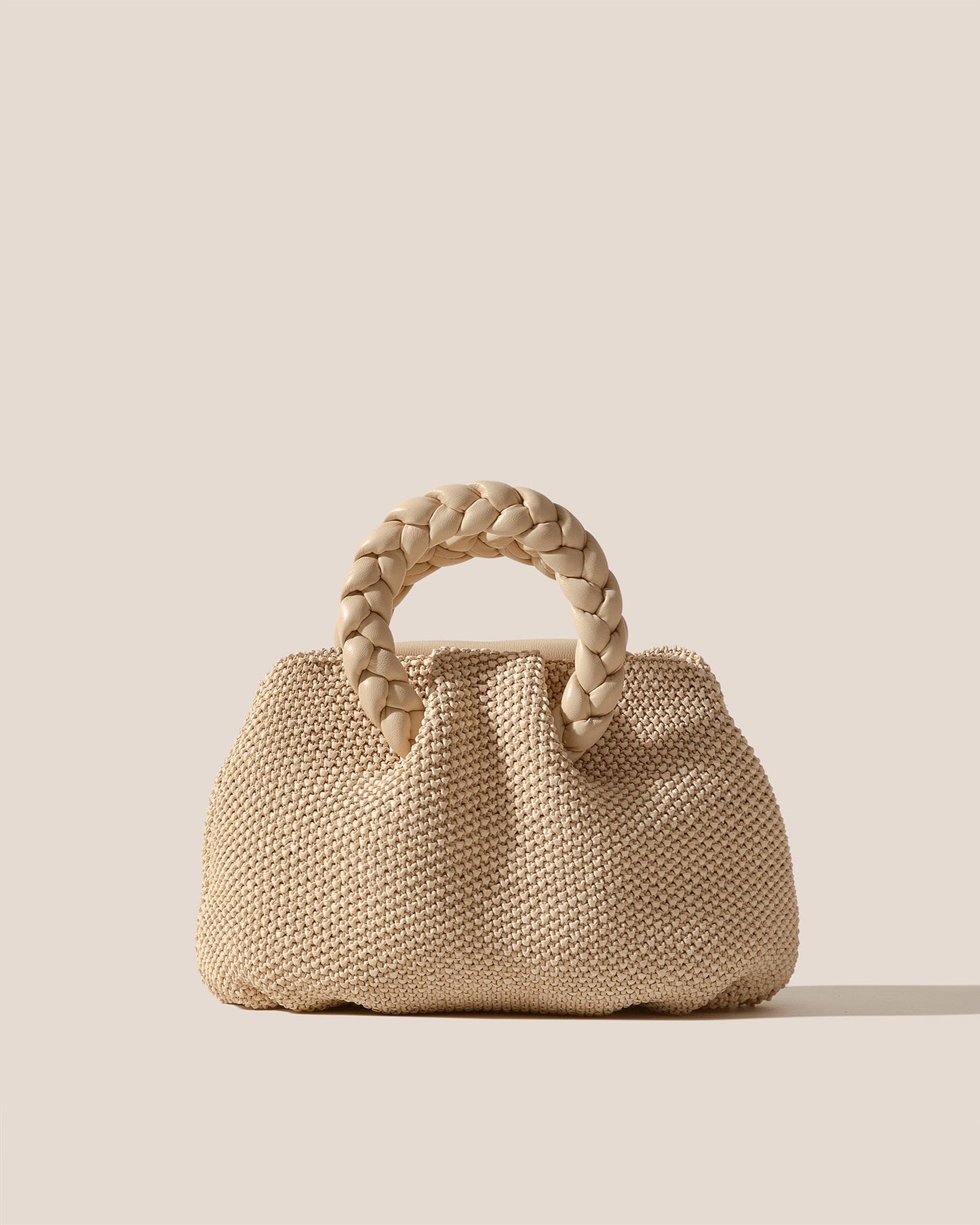 BOMBON M SOFT RAFFIA - Medium Plaited-handle Raffia Handbag - Hereu online