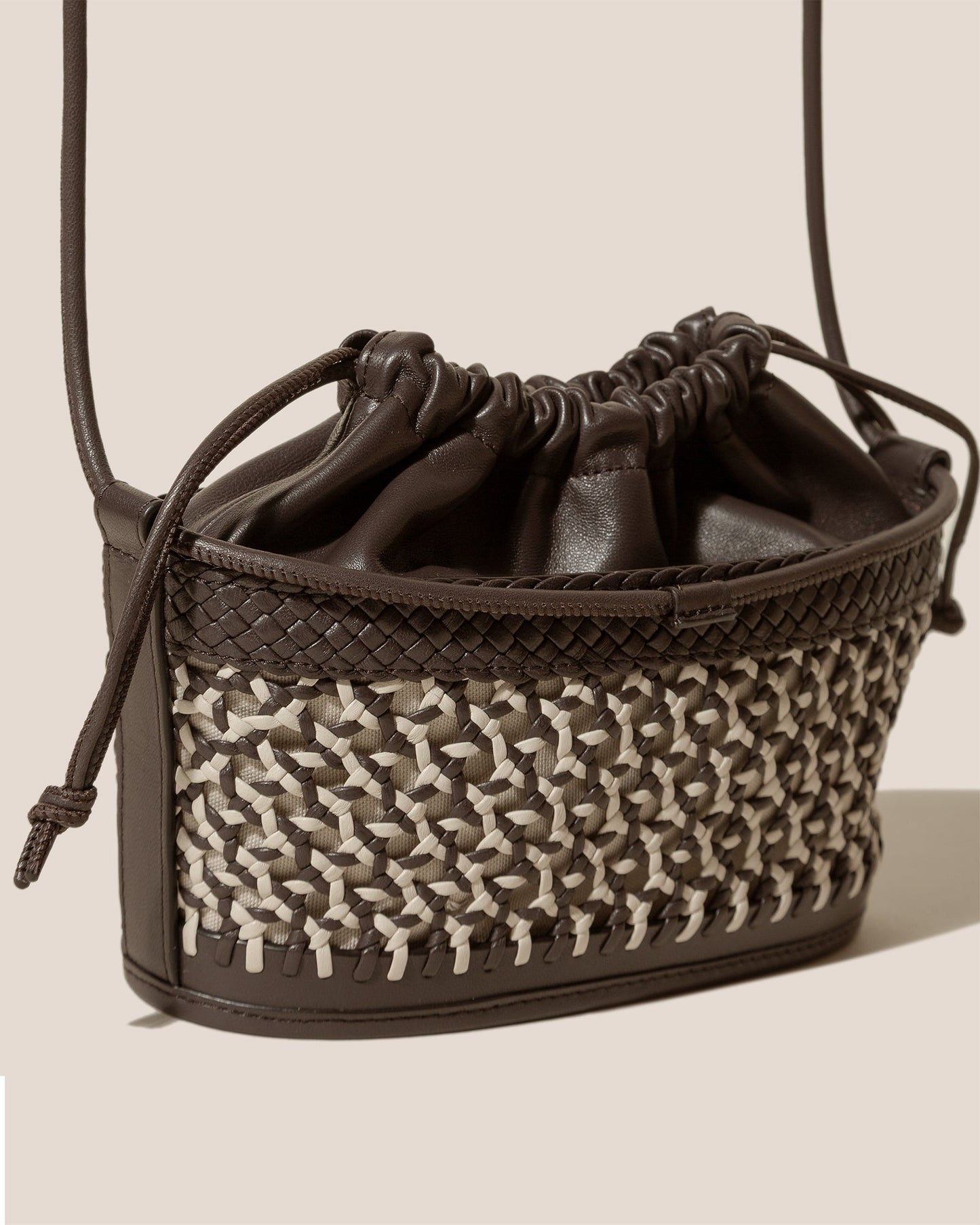 GAIA - Woven Bucket Crossbody Bag - Hereu US