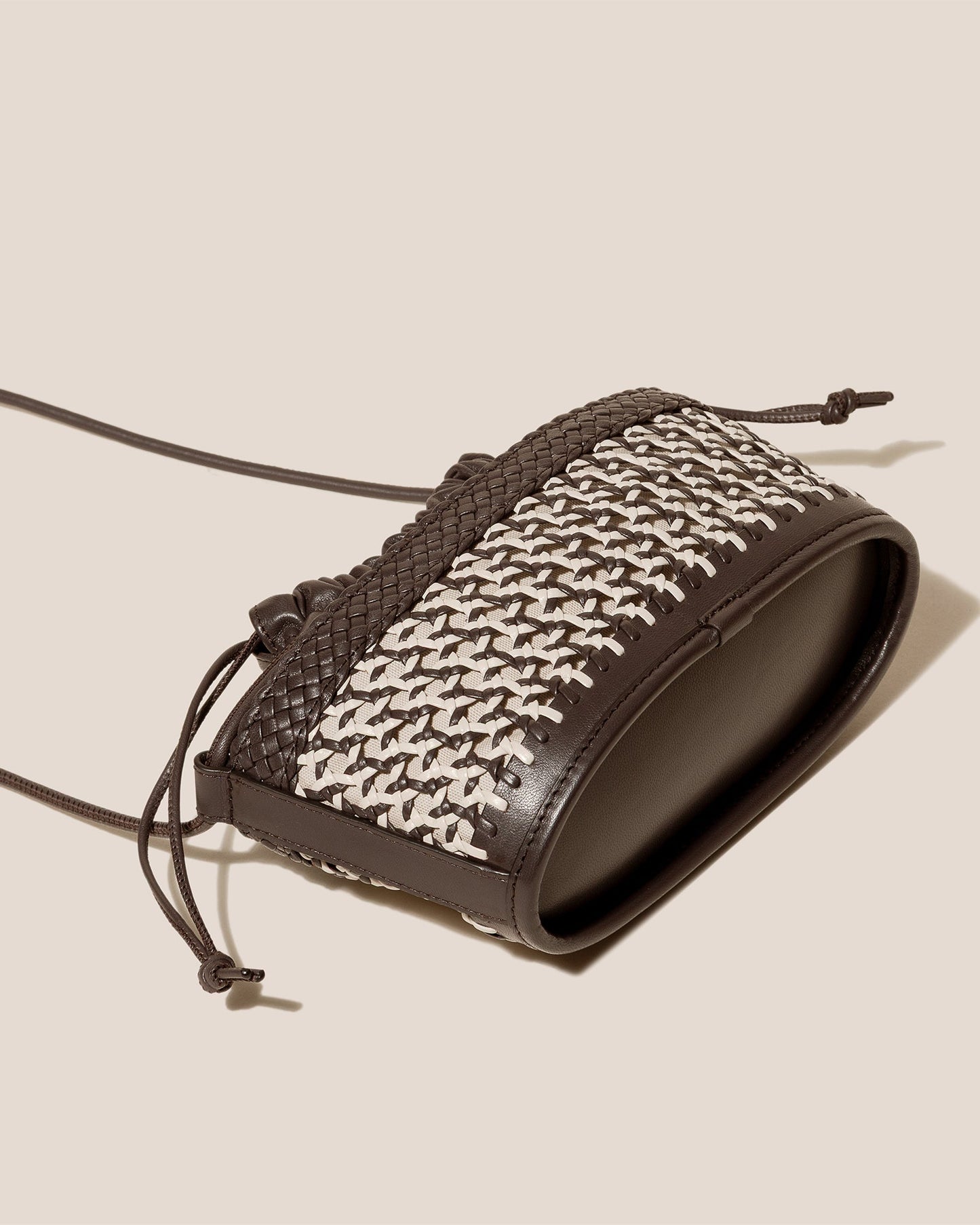 GAIA - Woven Bucket Crossbody Bag - Hereu US