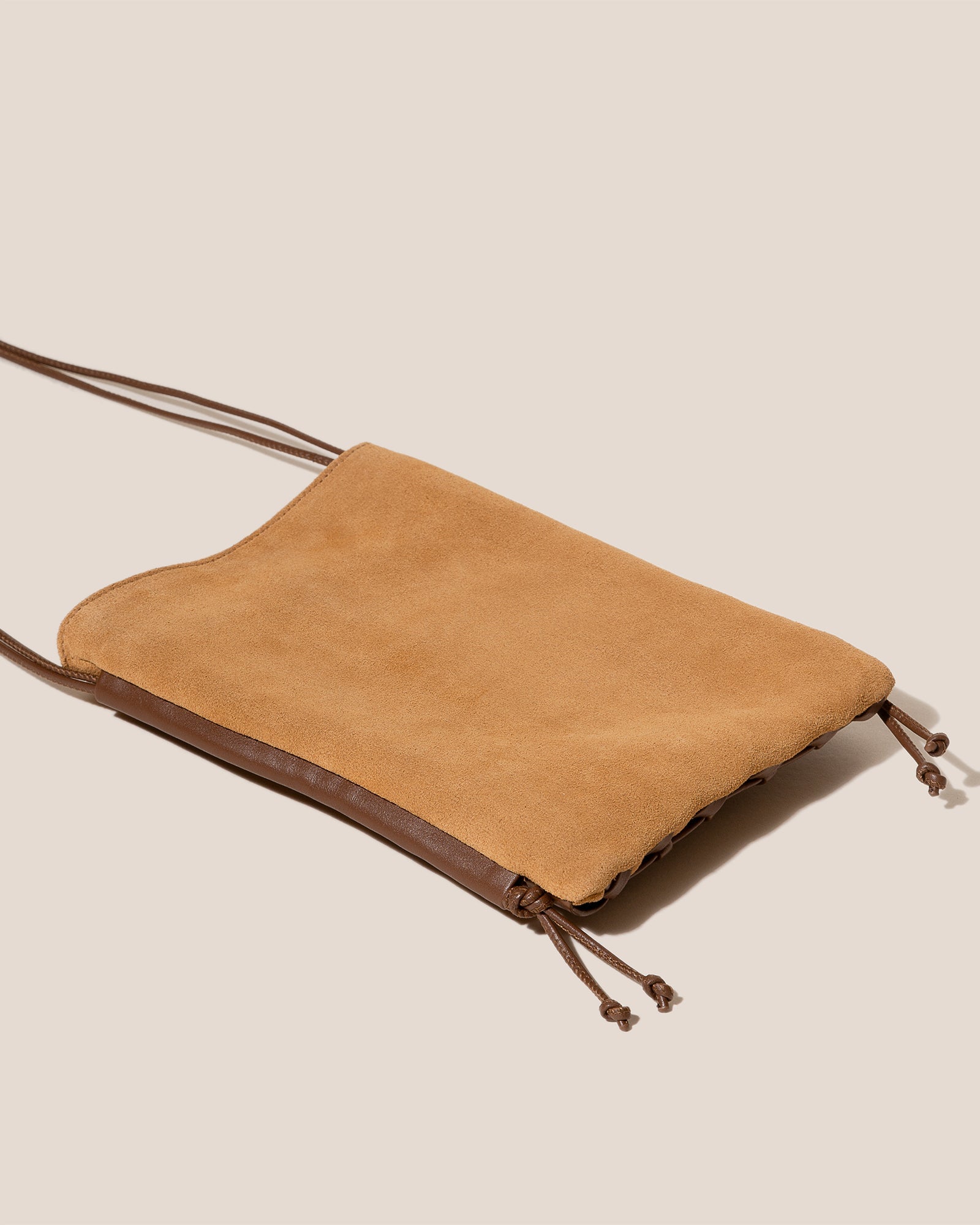 TRENA SUEDE - Flat Square Crossbody Bag - Hereu outlet