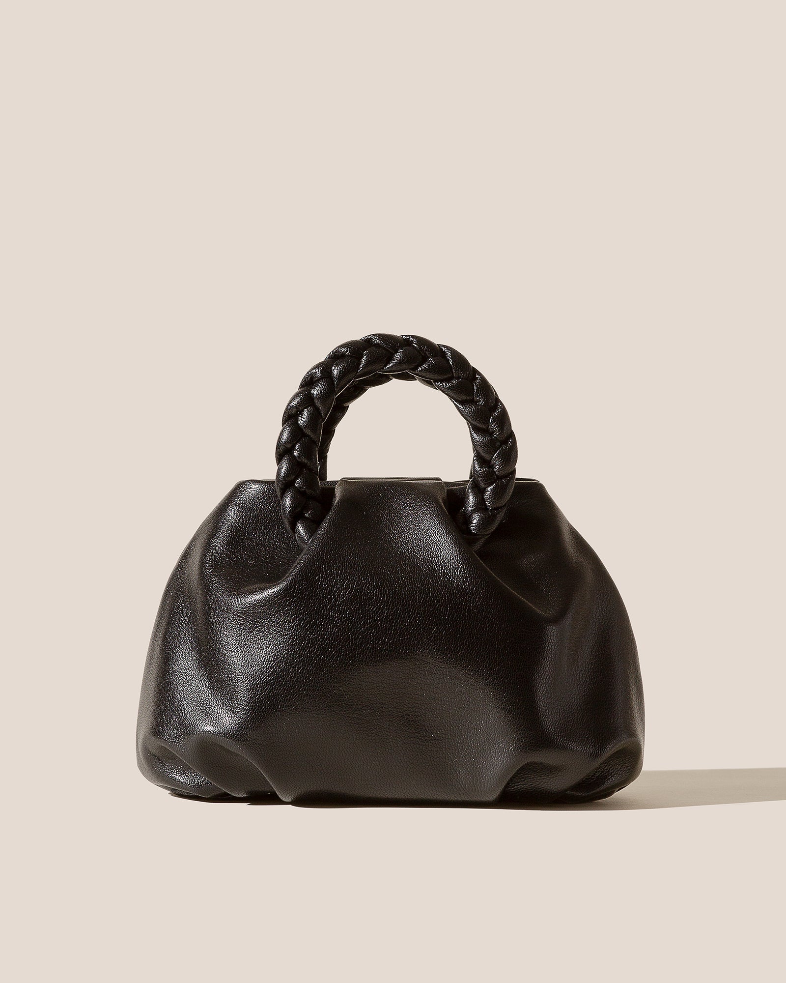 BOMBON M SUPPLE SHINY - Medium Plaited-handle Leather Handbag - Hereu US
