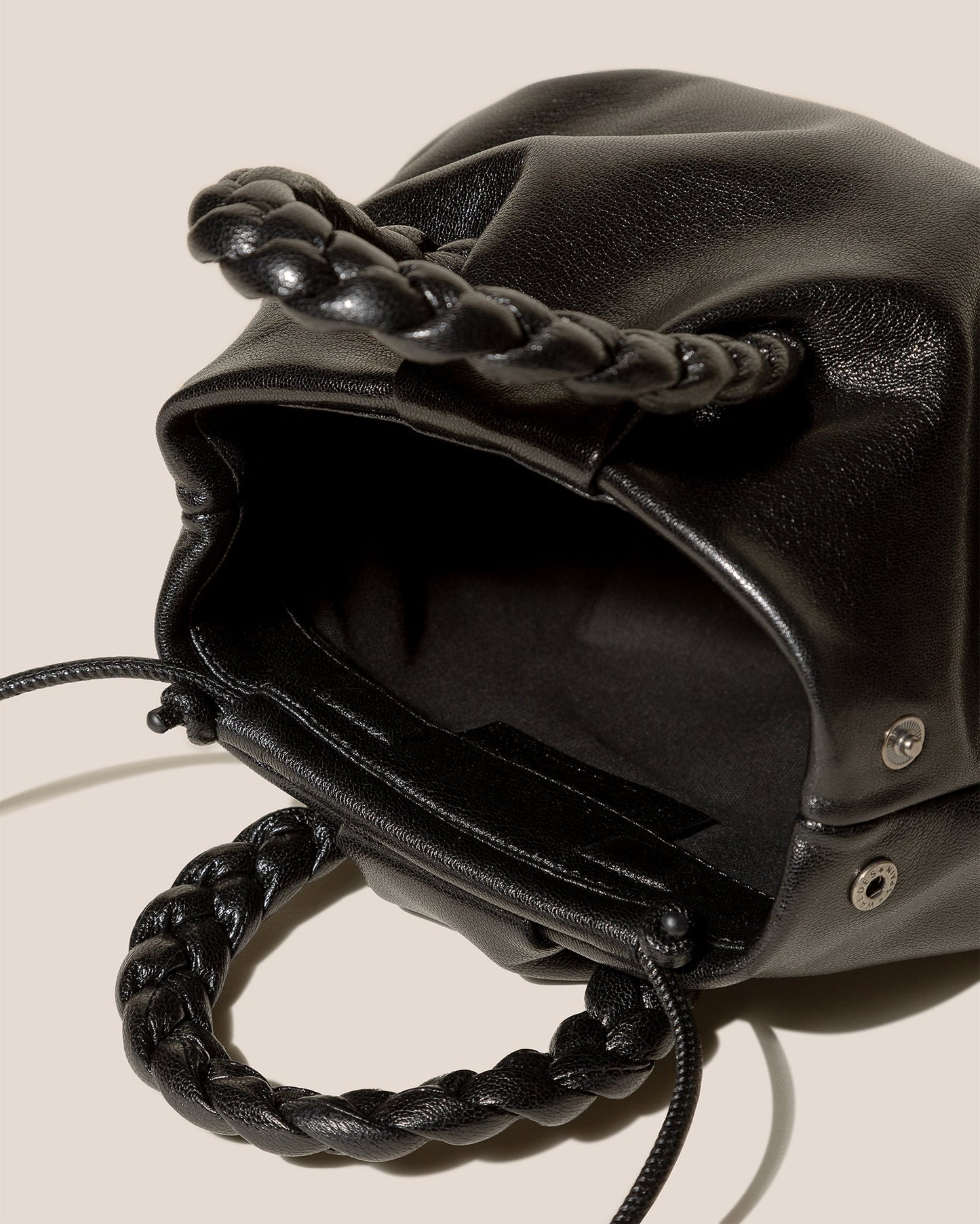BOMBON M SUPPLE SHINY - Medium Plaited-handle Leather Handbag - Hereu US