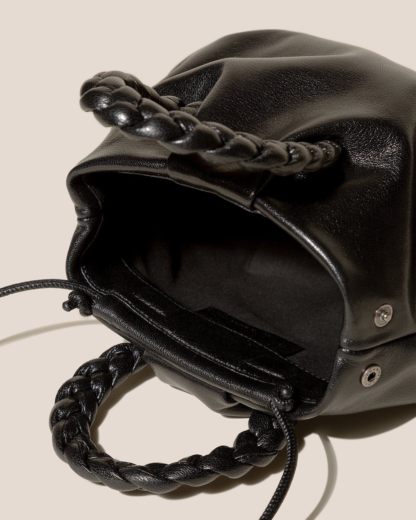 BOMBON M SUPPLE SHINY - Medium Plaited-handle Leather Handbag - Hereu US