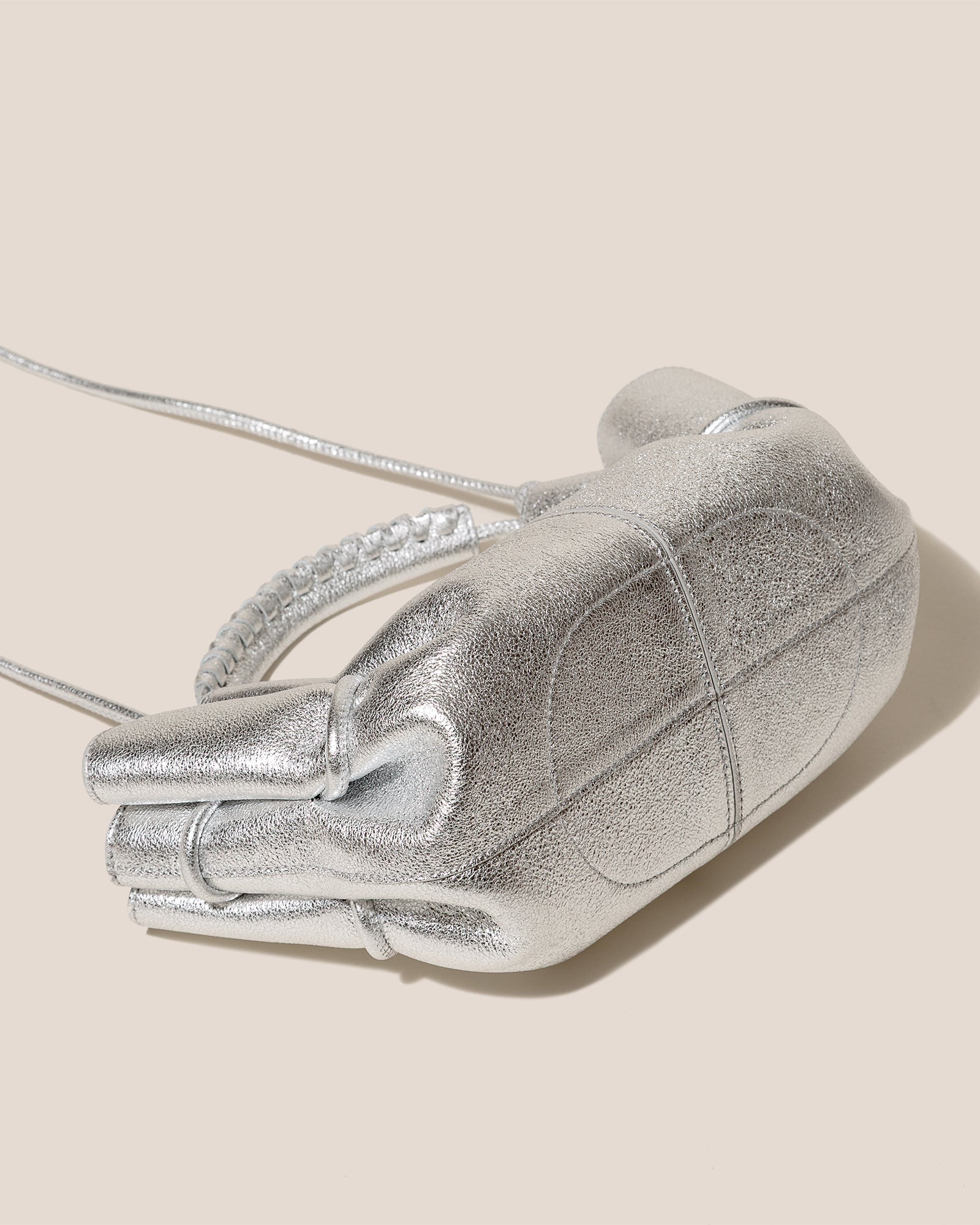 ARTA MINI METALLIC - Pleated Crossbody Bag - Hereu outlet