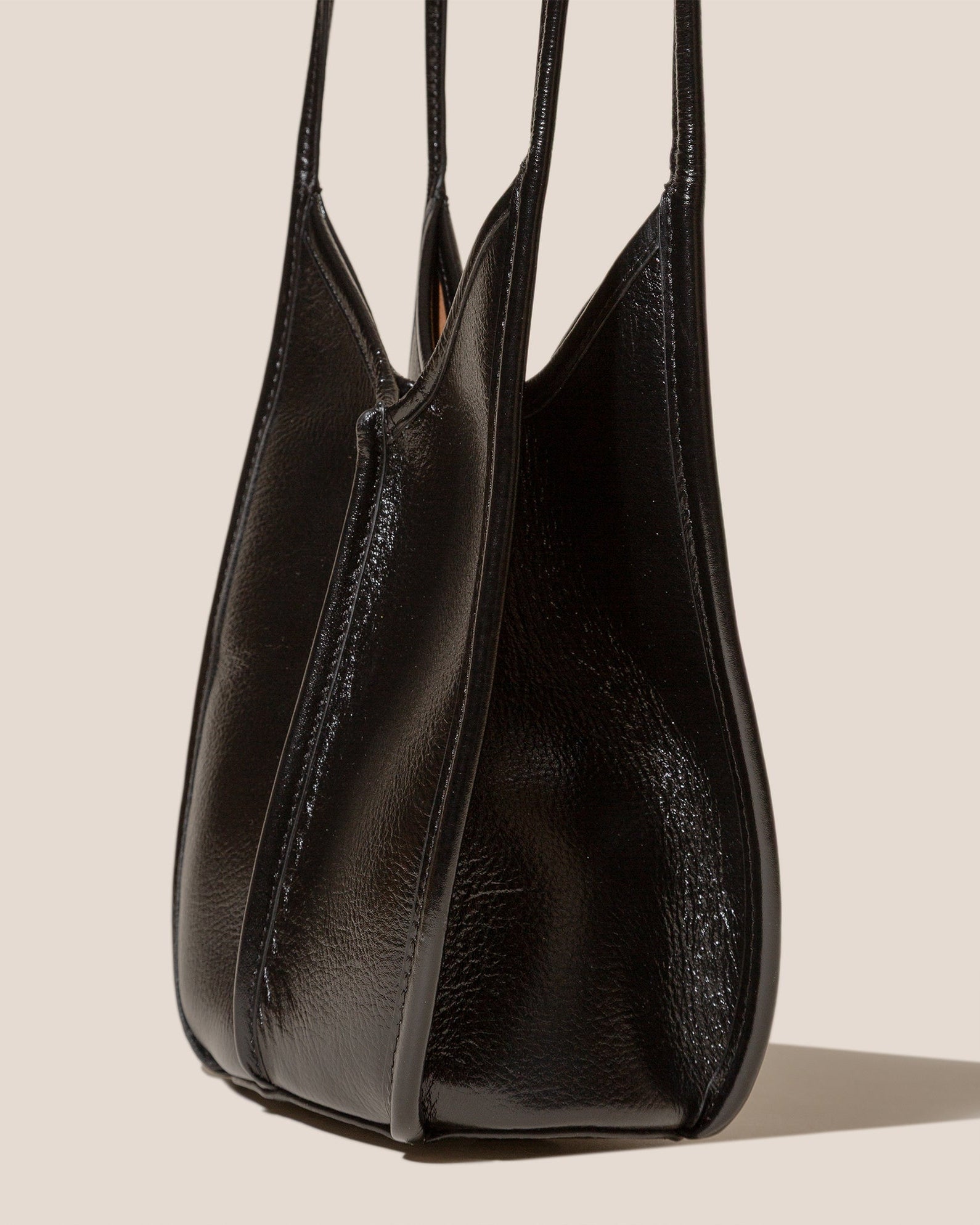 CALELLA BUCKET LEATHER - Leather-trimmed Shoulder Bag - Hereu outlet