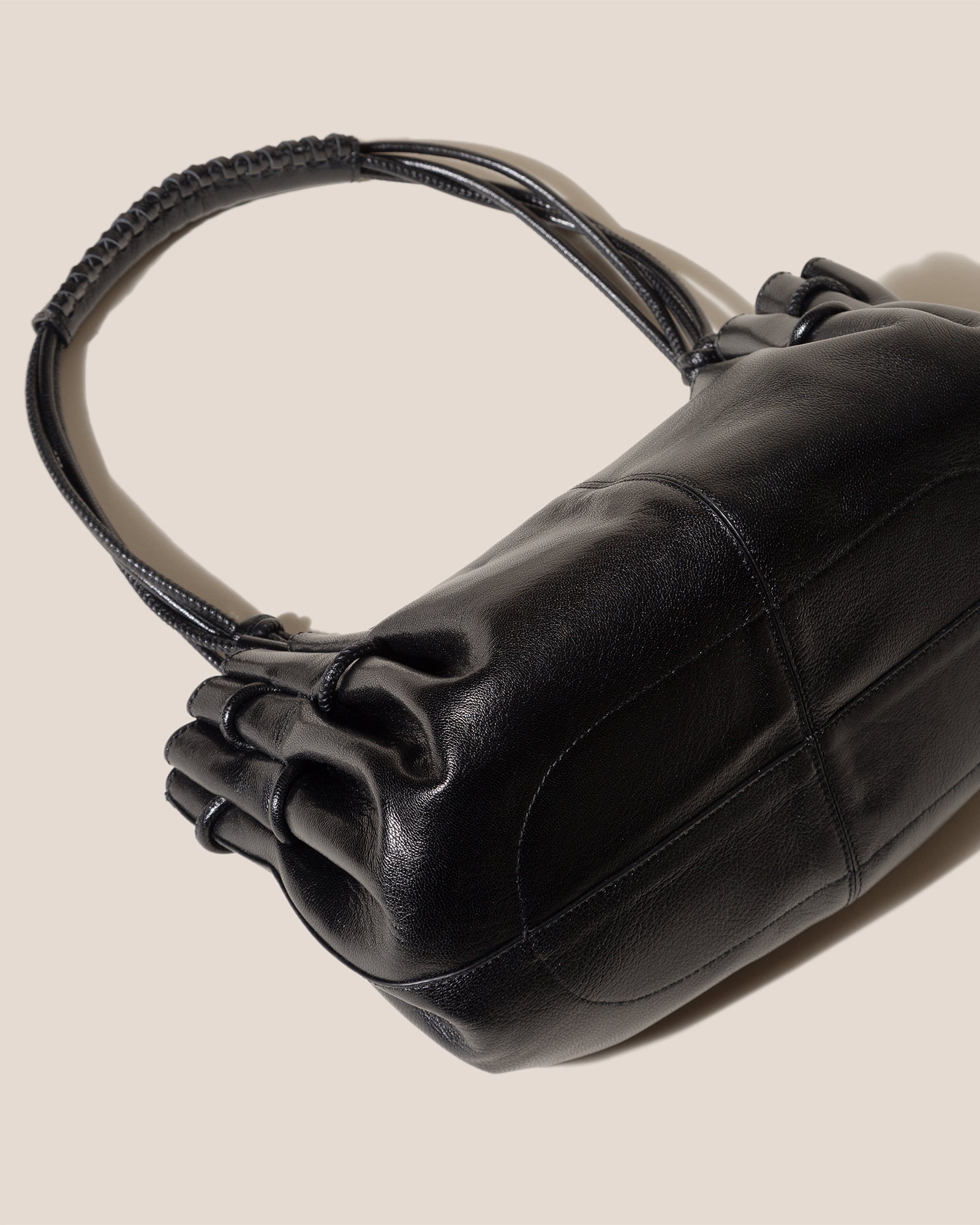 ARTA - Pleated Shoulder Bag - Hereu near me