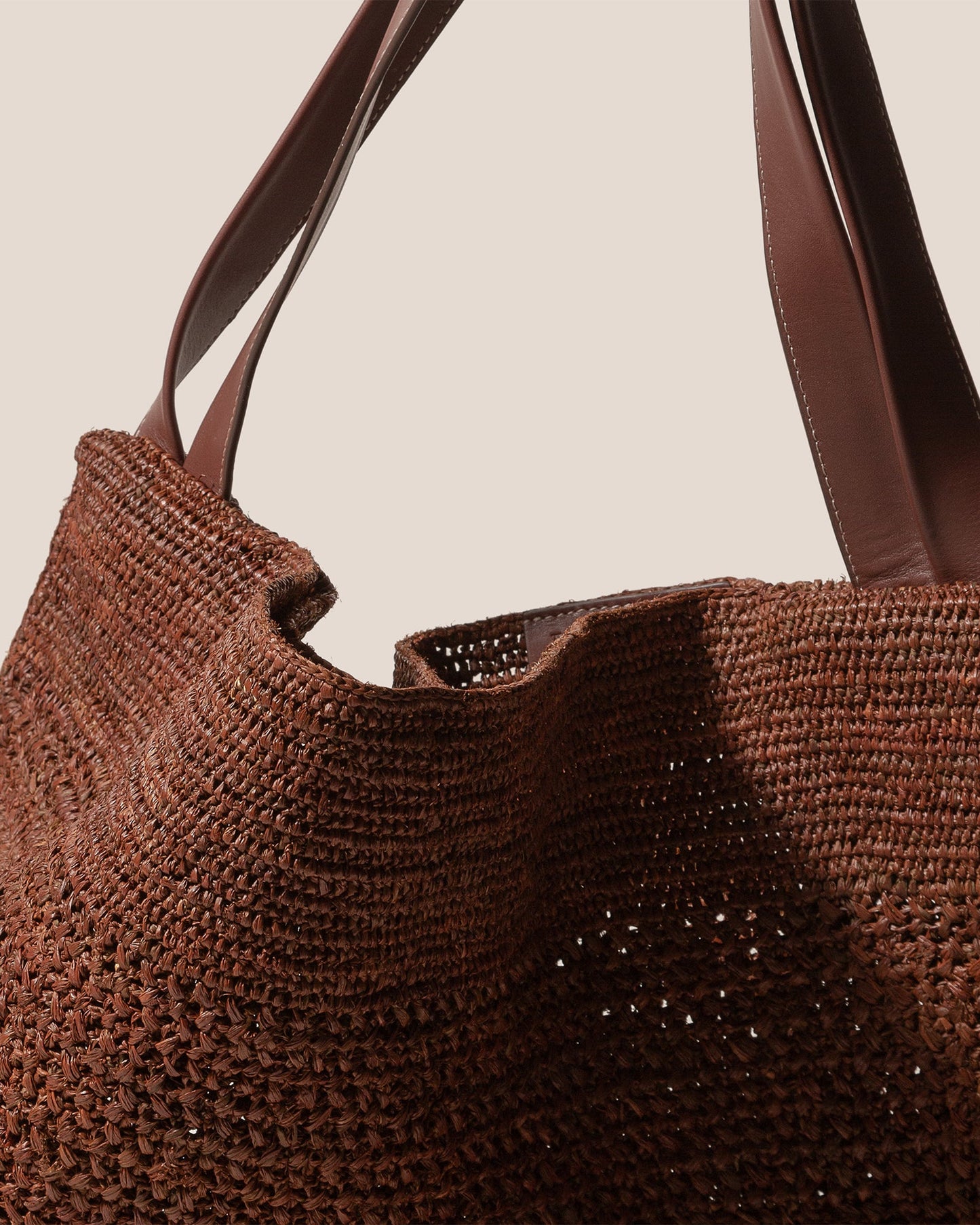 CADOR - Slouchy Crocheted Raffia Shoulder Bag - Hereu online