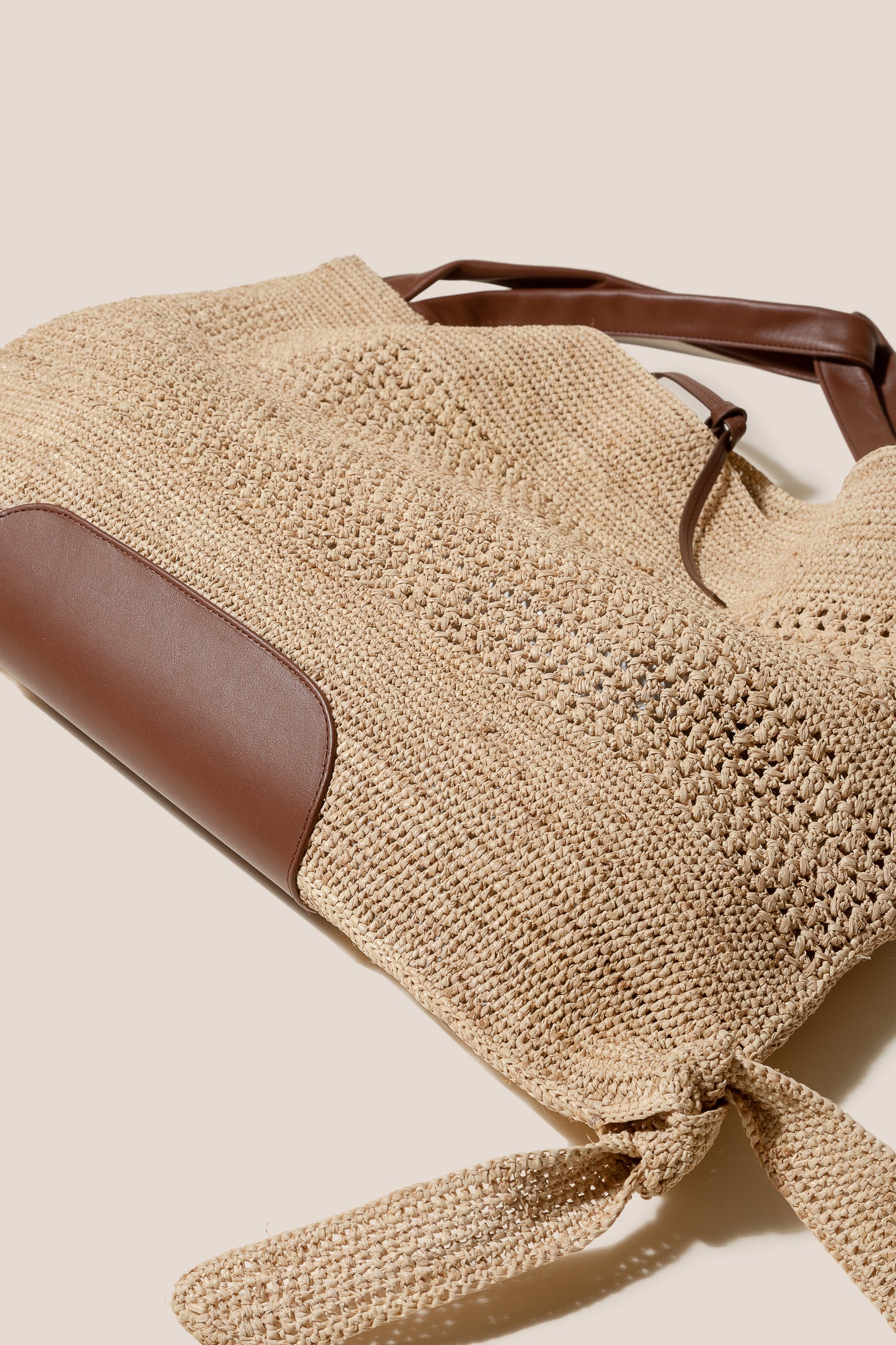 CADOR - Slouchy Crocheted Raffia Crocheted Shoulder Bag - Hereu US
