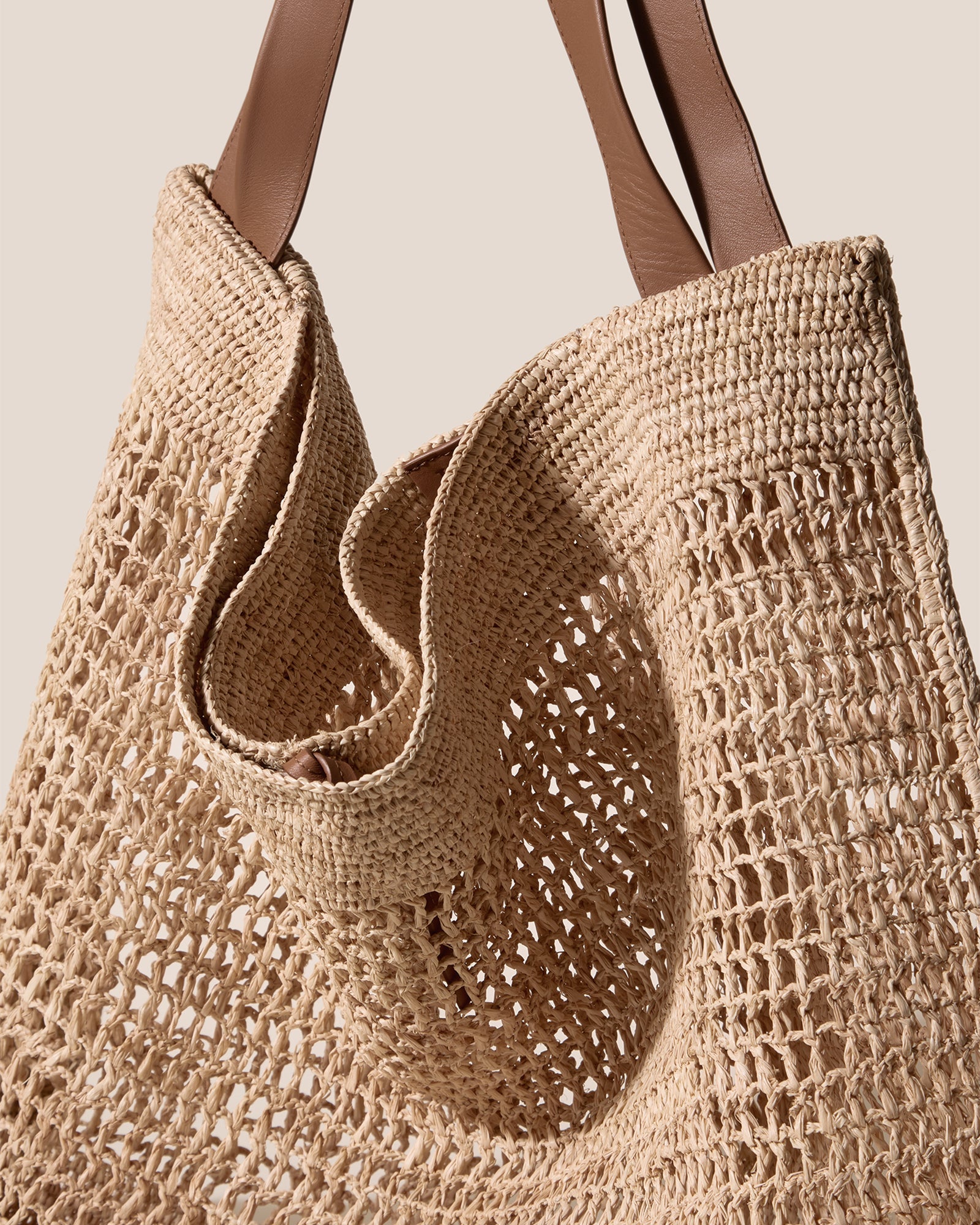 CADOR RAFFIA MESH - Slouchy Shoulder Bag - Hereu near me