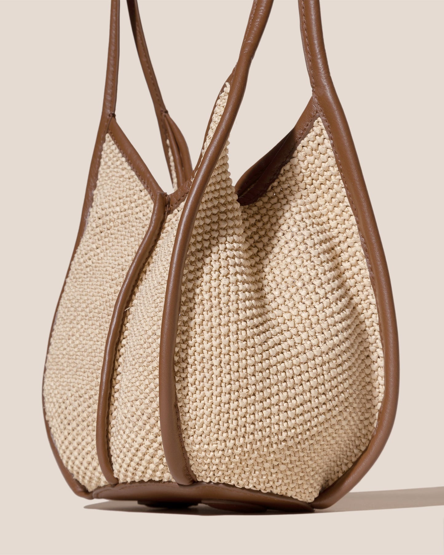 CALELLA BUCKET SOFT RAFFIA - Leather-trimmed Shoulder Bag - Hereu outlet
