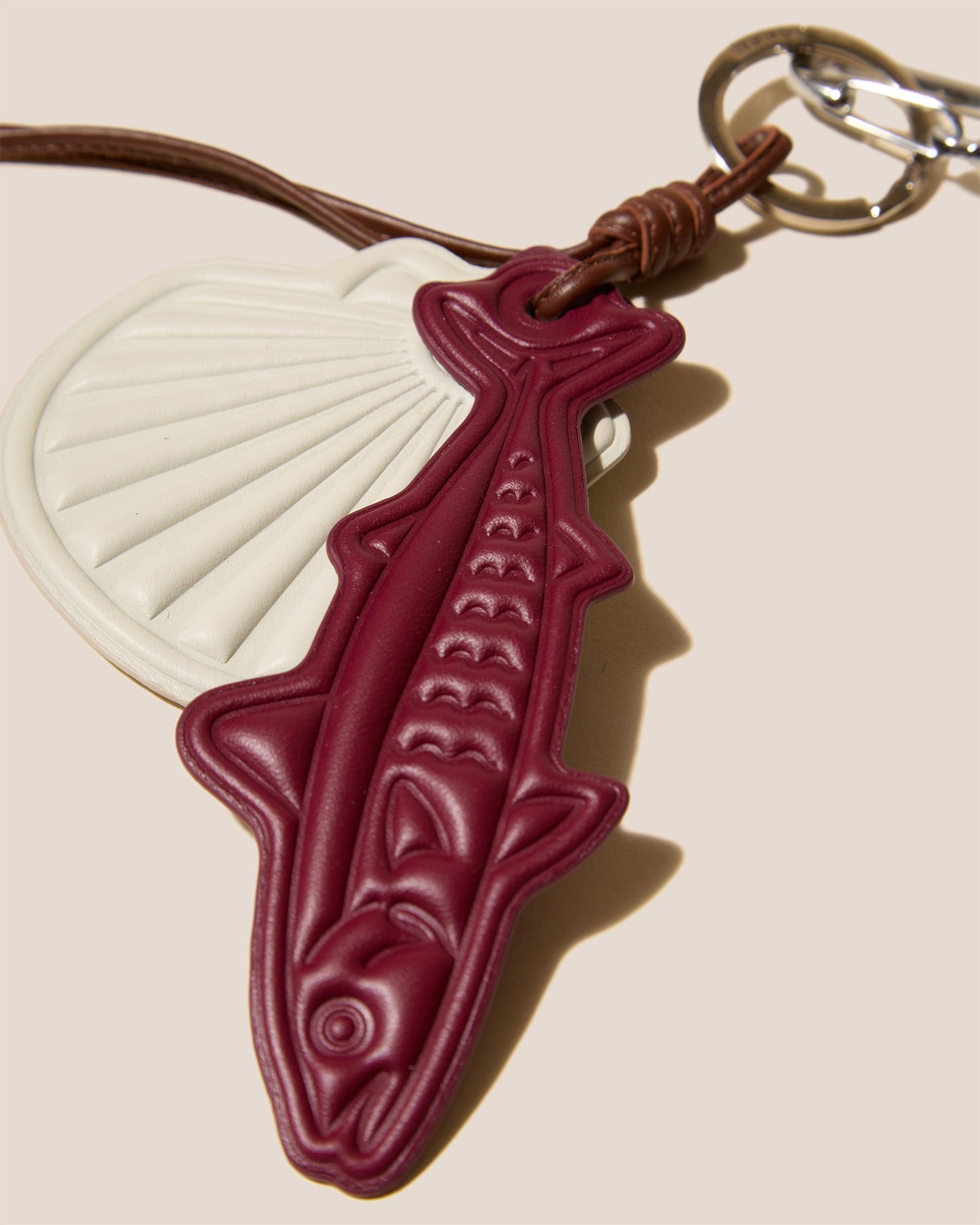 LAMAR KEYCHAIN - Embossed Leather Keychain - Hereu online