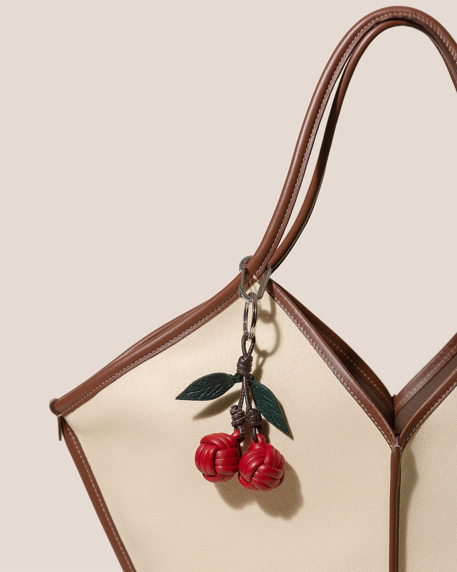 CIRERES - Hand-Knotted Cherries Leather Key Holder - Hereu US