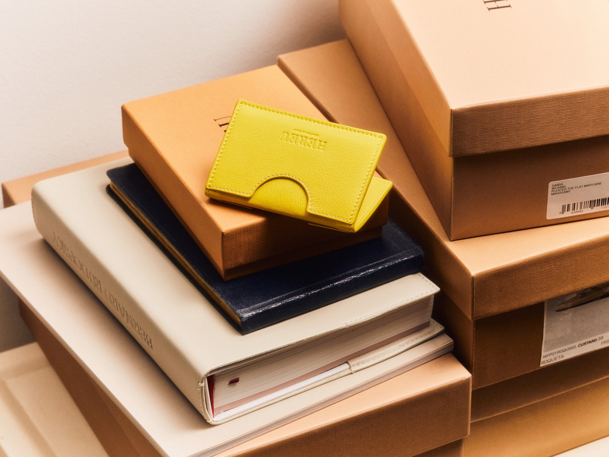 RODONA - Foldable Leather Card Holder - Hereu near me