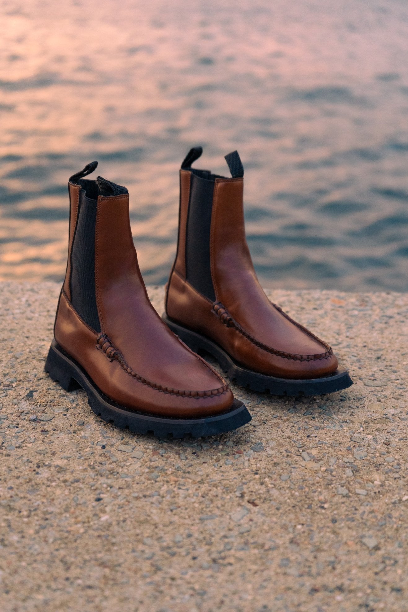 ALDA SPORT - Tread Sole Low-calf Chelsea Boot - Hereu near me
