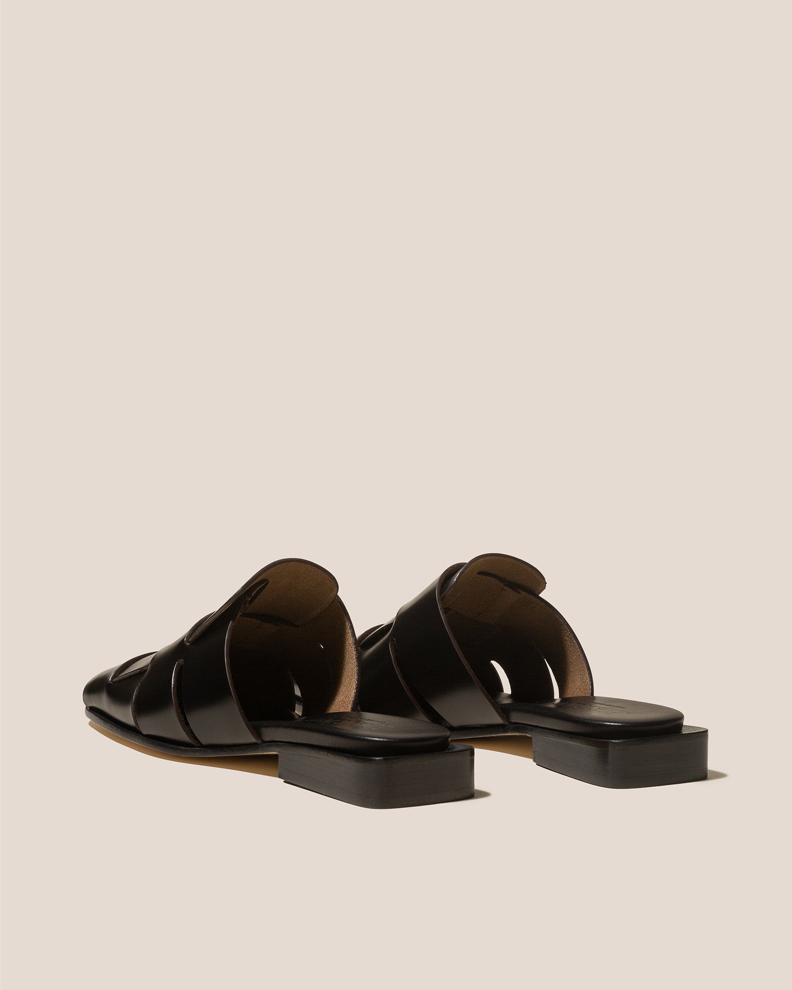 CORAIA - Interwoven Mule - Hereu US
